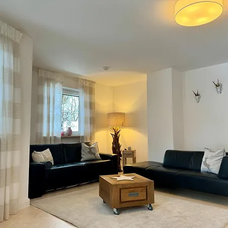 Gary Mit Zwei Terrassen Und Garten דירה