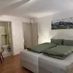 Gary Mit Zwei Terrassen Und Garten Lägenhet *
