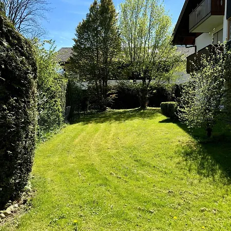 公寓 Gary Mit Zwei Terrassen Und Garten 加爾米施-帕滕基興